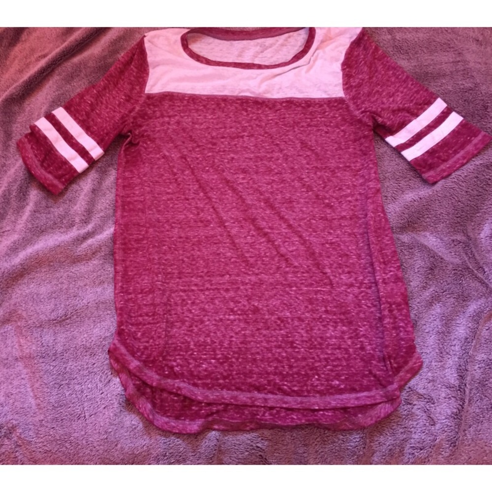 SO Kohl’s Red Relaxed Tee